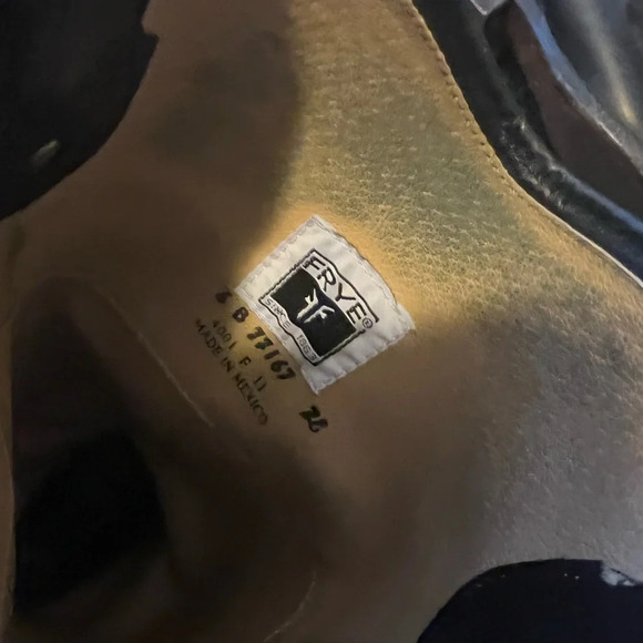 Frye Melissa Button Lug Equestrian-Inspired Boots, size 6 - Picture 7 of 9